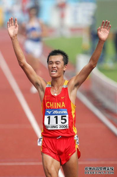 全民健身新高峰！228人参与的2025克拉玛依田径公开赛精彩纷呈